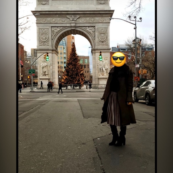 Andrew Marc Real Shearling coat. Perfect condition - Picture 6 of 6